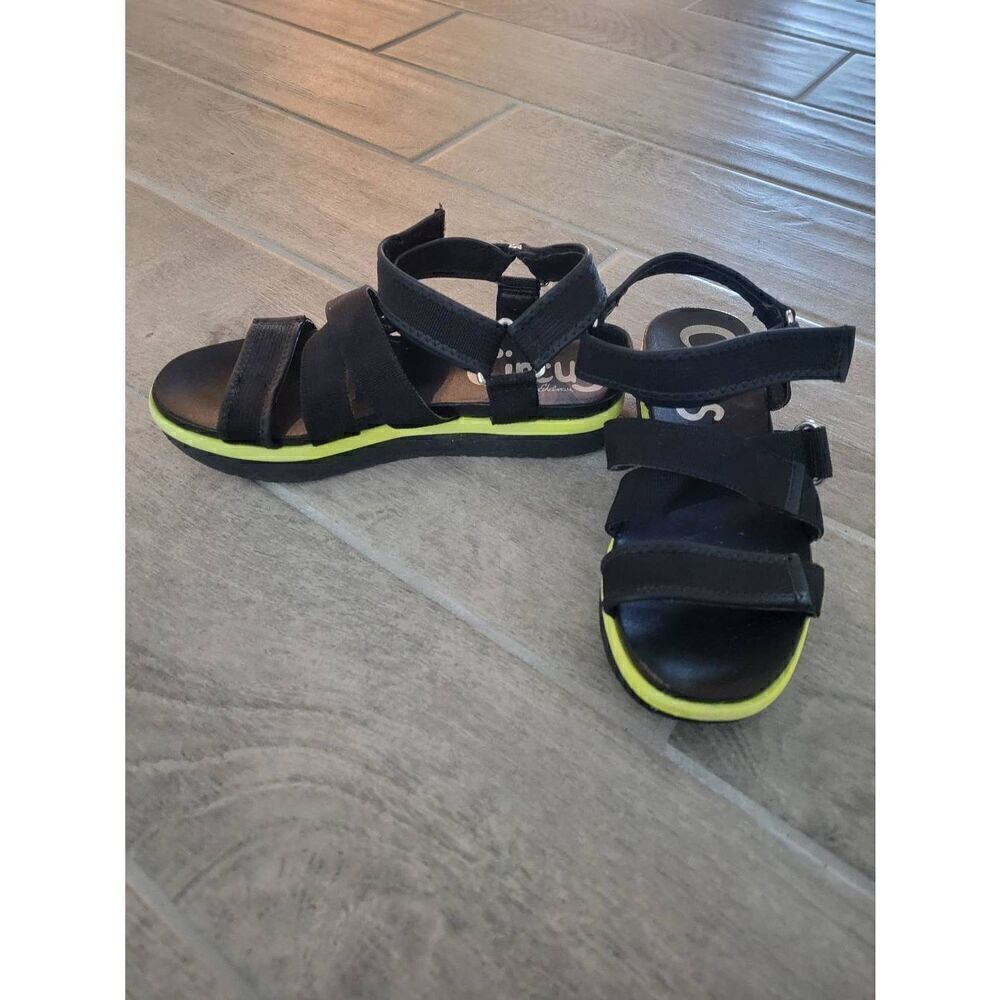 Circus by Sam Edelman Rockaway Strappy Sandal Black‎ and Lime Green Size 7